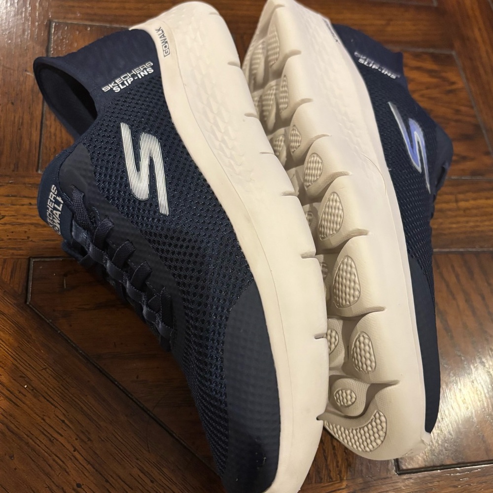 Skechers GOWALK Slip-Ins size 8 - Picture 3 of 6